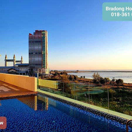 Bradong Homestay - Musllm Only, 3 Queen Bedrooms, Seaview, Infinity Pool, Gym, Near Drawbridge & Ktcc Mall Kuala Terengganu Exterior photo